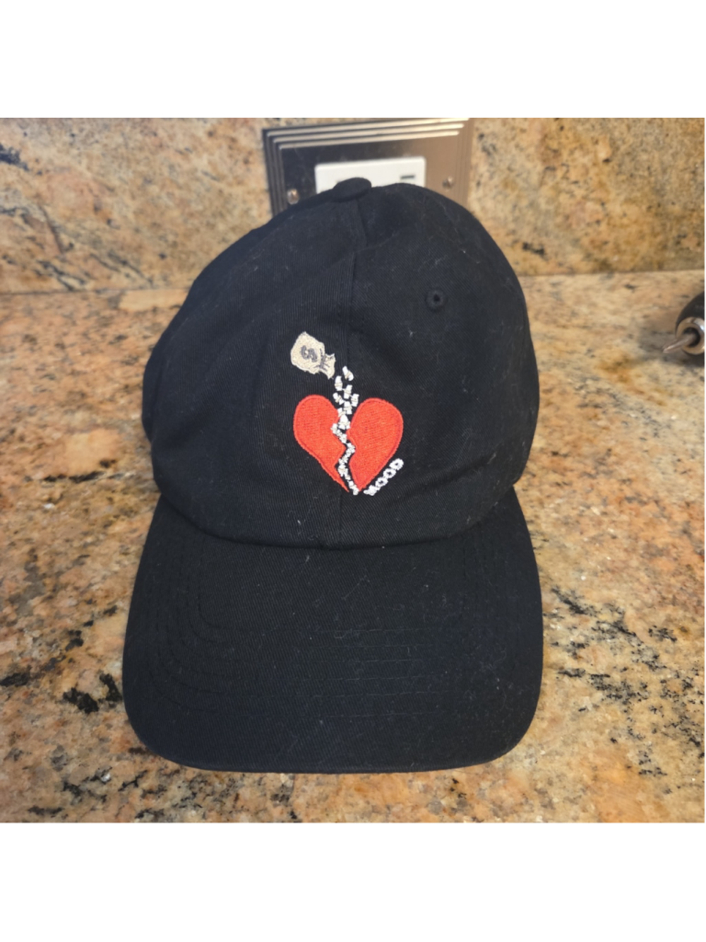 Men's Unbranded Broken Heart Mood Baseball Hat One Size Black Red